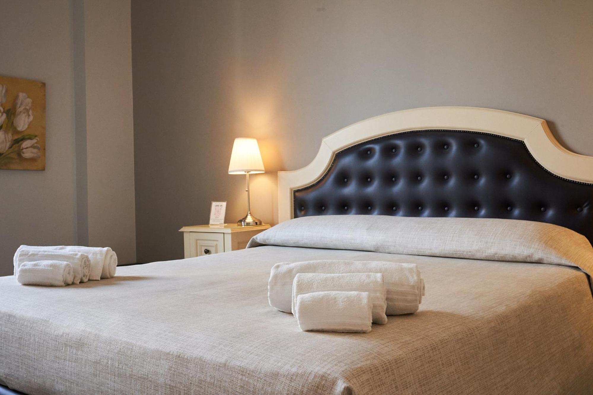 La Collegiata Guest House カターニア エクステリア 写真