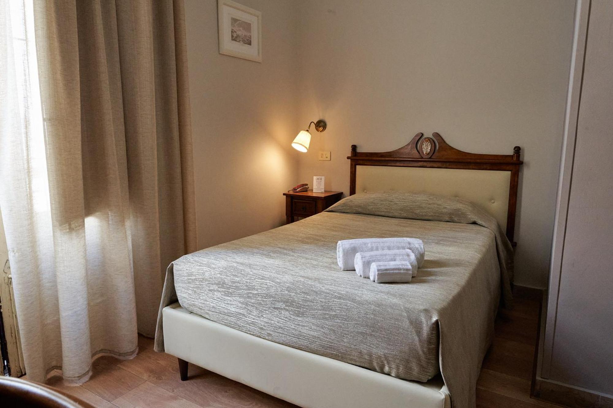 La Collegiata Guest House カターニア エクステリア 写真
